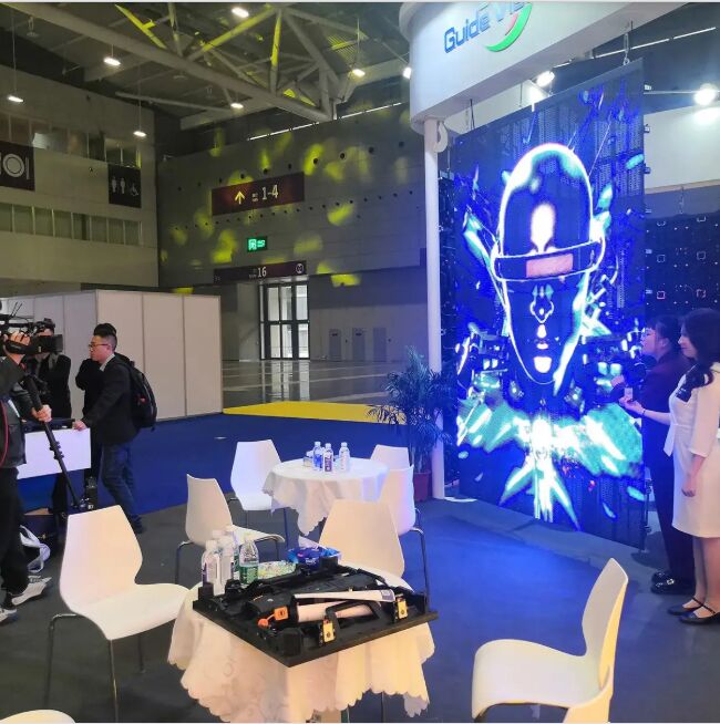 P3.91mm Transparent See Thru Led Display Rental For Outdoor Retail Windows