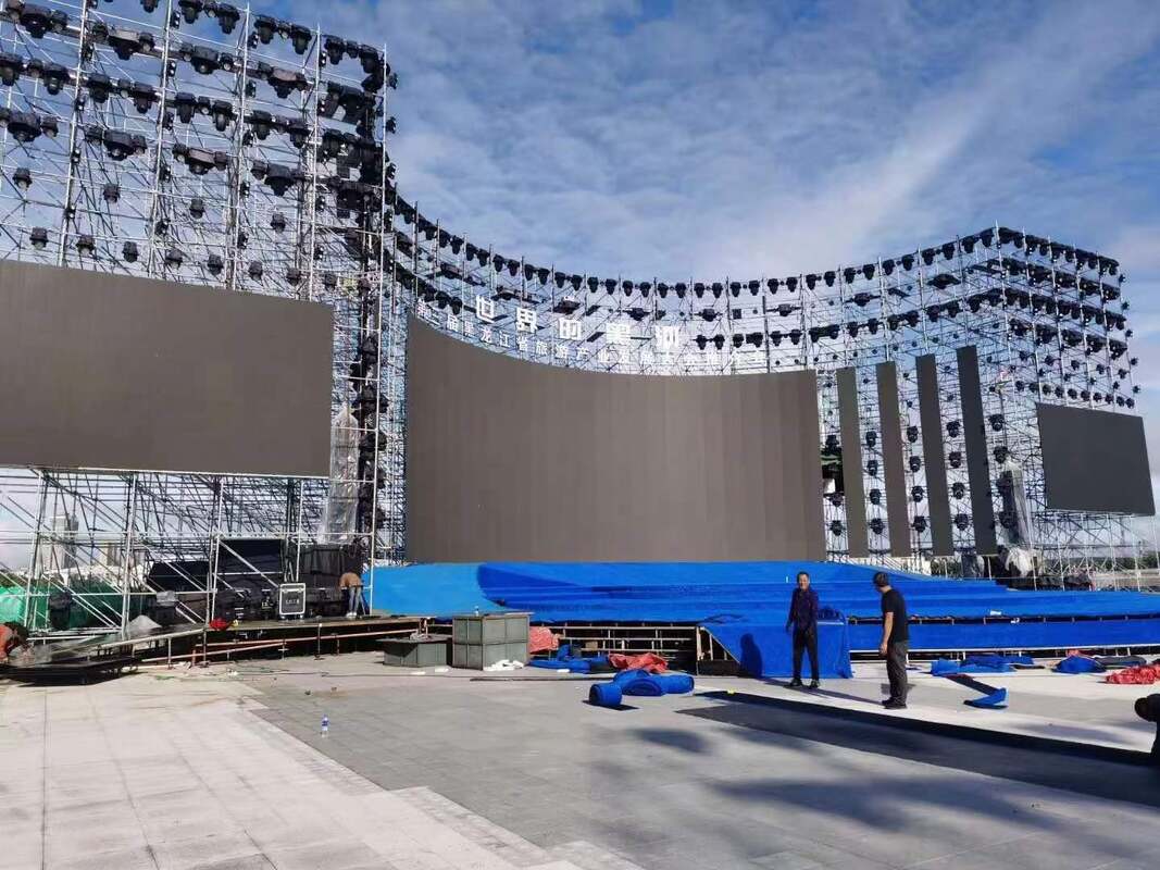 High-Brightness Curved Installation P3.91 Outdoor LED Display Panels | Portable LED Screen & LED Wall for Business Events