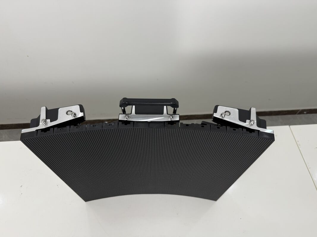 Portable Curved P3.9 Led Screen Rental For Indoor Exhibitions Custom Shaped