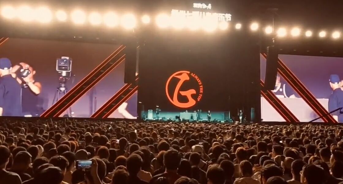 Outdoor Curved Flexible Stage Led Screen Rental 3.91mm Shopping Malls 5V SDK