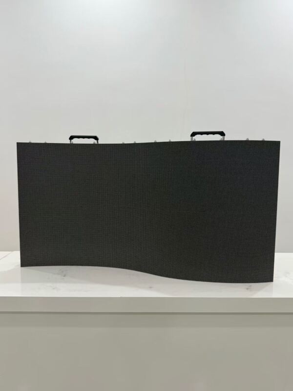 Portable LED Rental Screen with 7680Hz Refresh Rate IP65 Waterproof  P3.91 Pixel Pitch for Concerts and Exhibitions