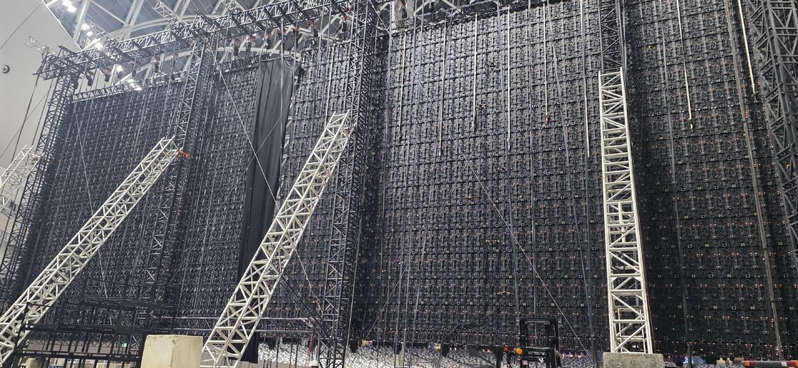 Customizable GS Rental LED Video Wall Display with 7680Hz High Refresh Rate Dual Power & Signal Backup IP65 Waterproof Design