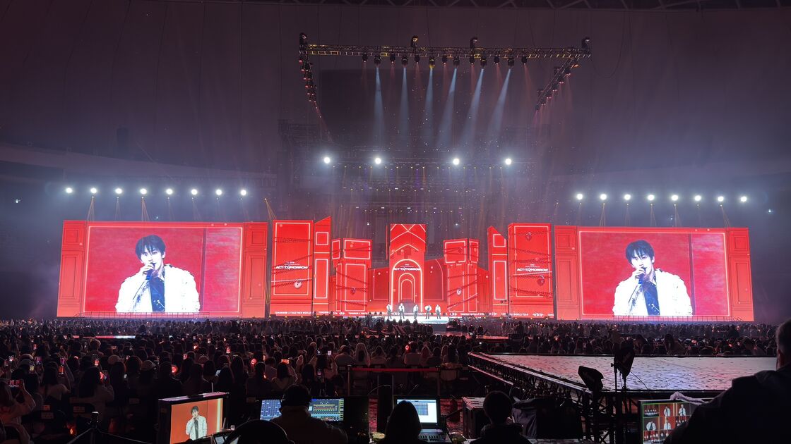 Guide Visual GS Series LED Video Wall Display with 7680Hz Refresh Rate 4500-5000cd Brightness and 100000 Hours Life Span for Concerts and Live Events