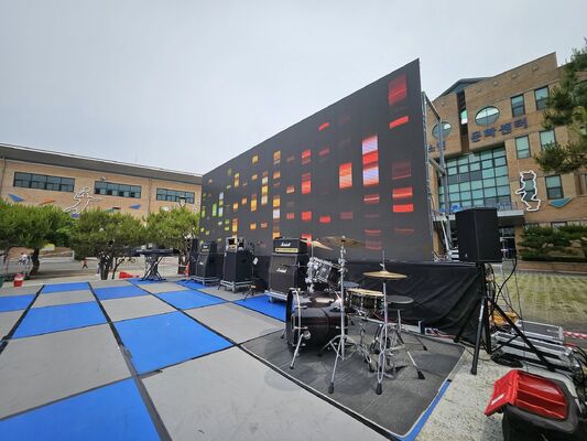 Guide Visual GS Portable P3.91 P2.6 LED Pantalla – 500×500mm 500x1000mm Stage LED Wall for Touring Shows & Music Festivals